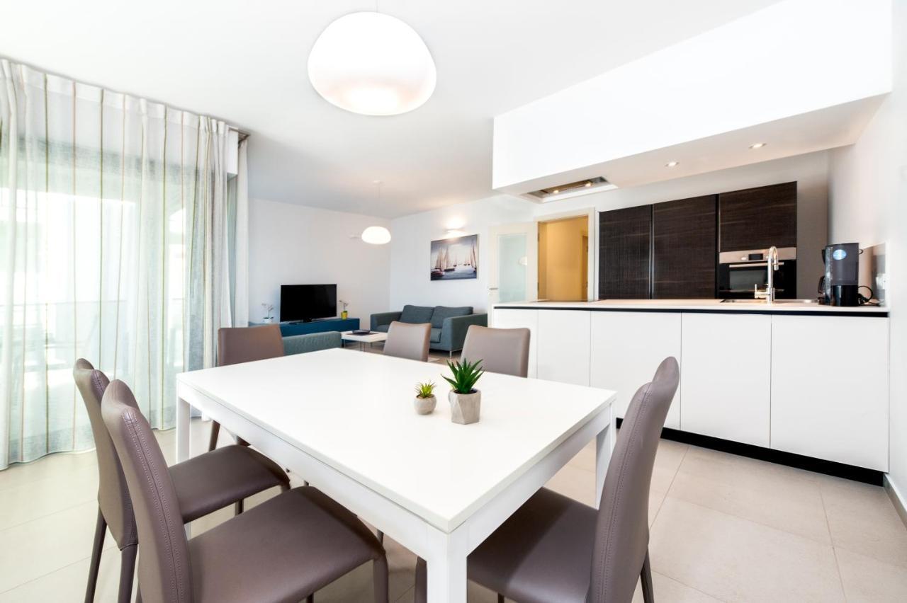 Sunny Day - Apartment With Parking 로비니 외부 사진